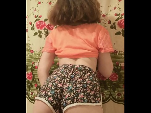 ❤️ Sexet ung babe laver en striptease ved at filme sine shorts på kamera ❌ Sex at da.pornovore.ru ❌️